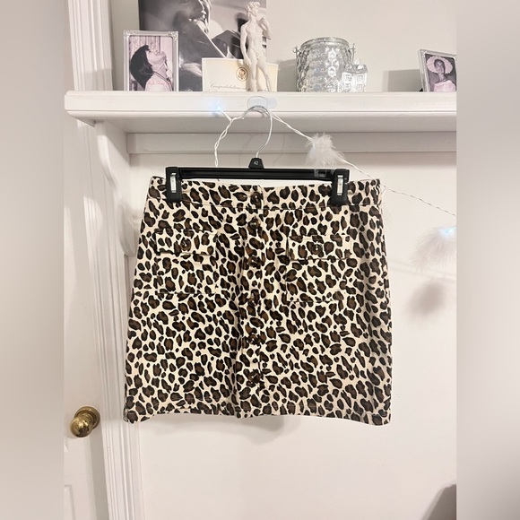 REMOVING SOON FOR SHOW UMGEE Cheetah Print Skirt that Buttons Down the Front - Picture 1 of 7